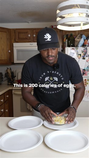 This is why eating MORE can help you lose weight👇 🤫P.S. follow @iron.strength.performance for more tips on how to lose weight. A lot of people think that weight loss or fat loss is about eating as little food as possible, but that’s just not true. Of course, you have to be in a calorie deficit to lose weight, but that doesn’t actually mean to have to eat less food. For example, if you choose egg whites over eggs, you can literally eat 4 times the food for the exact same amount of calories. And