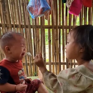 20K views · 466 reactions | When mom doesn't return home, the baby screams. | Top Funny 24TV | Facebook