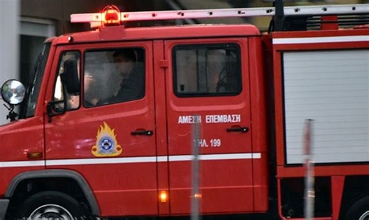 Χαλκίδα: Φωτιά σε παλιό ξενοδοχείο στο κέντρο της πόλης