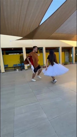 Cómo mover el pañuelo en la cueca