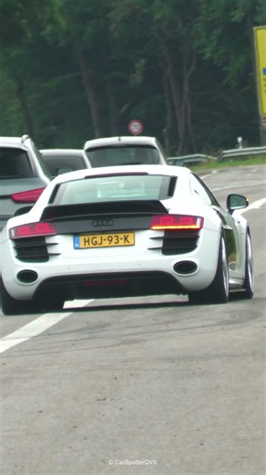 Audi R8 V10 vs Audi RS6 V10!