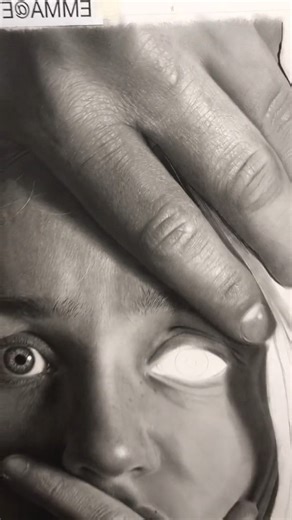 459 reactions · 18 shares | Out of this world talent... 勞勞 Artist: eteportraits | Castle Arts | Facebook