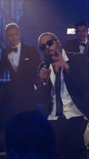 Jetzt wo Ferien sind: was ist euer perfekte Moment? Hier rappt der wundervoll groovige Samy Deluxe seinen "Der perfekte Moment"-Rap, aufgenommen 2019 für "Max Raabe & Palast Orchester MTV Unplugged". | Max Raabe & Palast Orchester