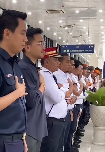 MasyaAllah Mas Komisaris👀😊😍❤️ | cr @Ryosimase Solo #gustibhre #bhresudjiwo #kgpaamangkunegarax #masmasjawa #keretaapiindonesia #kai