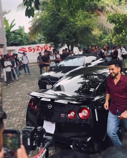 New Nissan GT-R R35 Arrives in Gampaha