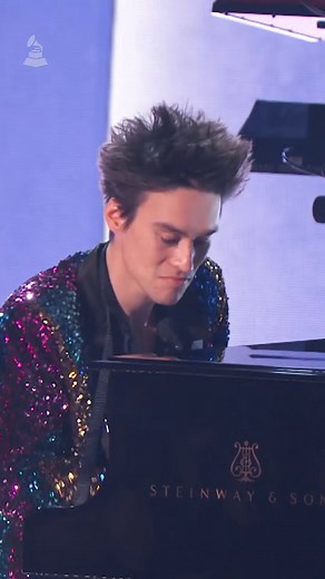 🎶 A night to remember! ✨ Watch Lainey Wilson and Jacob Collier honor Quincy Jones with a mesmerizing performance of "Let the Good Times Roll" at the #GRAMMYs! | GRAMMYS