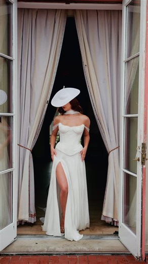 Leo | Luxury Wedding Videographer on Instagram: "Let’s bring back the era of elegant bridal hats — where style meets sophistication. A timeless statement for the modern bride. Should we make this trend a thing again? Model: @itsalesea Photography: @protsyk_studios Makeup: @glamatelierchicago Venue: @thevillamke Florals: @lavenderfieldsflorist Dress: @dimitrasbridalcouture #trend #viral #weddingvideography #weddingdress #wedding #weddingplanning #weddingplanner #weddingvenue"