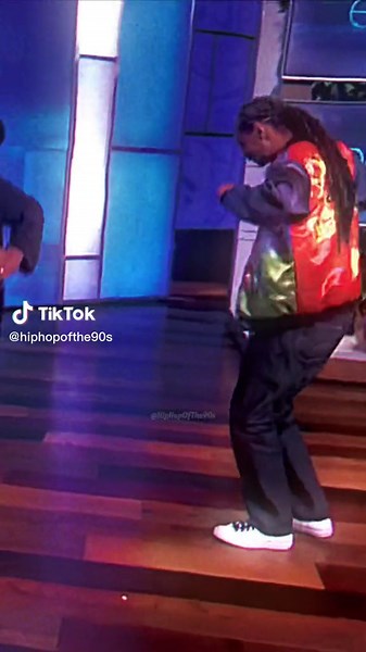 Snoop Dogg Smooth Dance Moves in Old School Hip Hop | 90s Dance Compilation