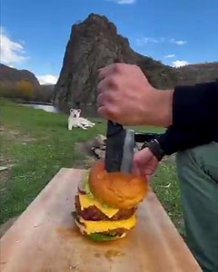 Who said that burgers are only with meat ⁉️ | Coolina USA