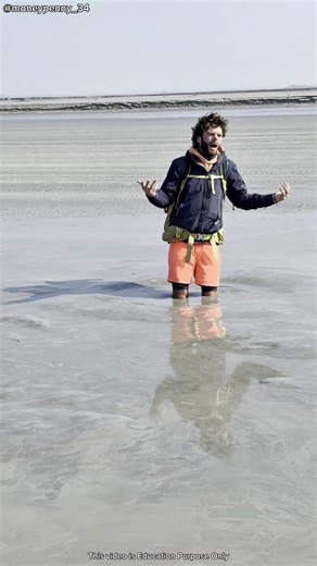 Man Stuck in a Swamp 😱 #shortsvideos (Credit - @moneypenny_34)