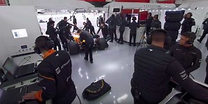 Así es el box de McLaren desde dentro
