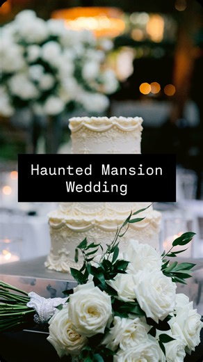 A Haunted Mansion Wedding 👻 🎃 🖤 📸: @whiterabbiterin and @whiterabbittiffany . . . . . . . #hauntedmansion #halloweenwedding #hauntedmansionwedding #disneywedding #disbride #disneybride #whiterabbitwedding | White Rabbit Photo Boutique