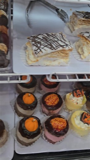 Pâtisseries halloween | Les petits délices à Nancy ,Gâteaux et Pâtisseries, Sainte-Anne des Plaines