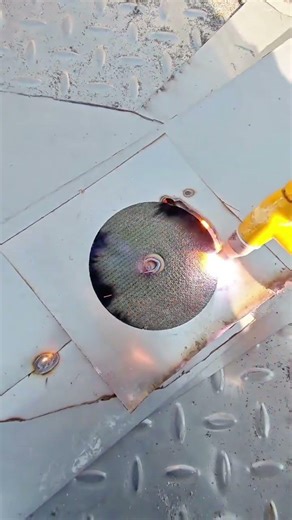 Precision Metal Cutting Process Using Advanced Industrial Plasma Torch Technology