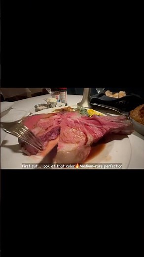 Juicy Medium-Rare Prime Rib Cut Open! 😍 Lawry’s Las Vegas