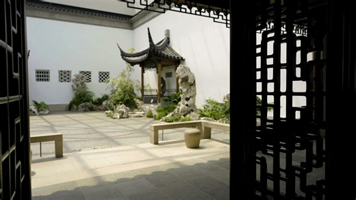 Celebrate the Year of the Horse with calligraphy in four script types, including seal script, clerical script, standard script, and semicursive/cursive script. Using brush and ink, scholar and artist Zheng Wei 鄭威 deftly shows the skills required to form the character for rabbit in four different ways, proceeding from the most ancient—seal script—through the different script types of Chinese calligraphy. Grab your brush and ink and give calligraphy a try to commemorate the Lunar New Year! | The M