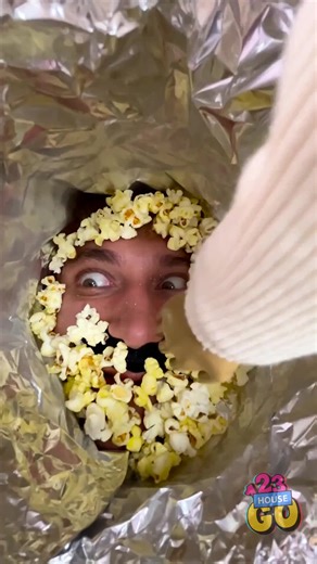 123 GO! House on Instagram: "Popped Popcorn with a Hair Straightener?! 🍿💇‍♂️🔥 #fun #experiment"