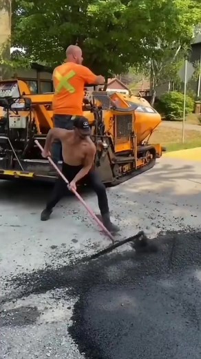 Is this passion or something else? h/t civil_engineering_adda #asphalt #asphaltpaving #asphaltroads #roads #roadconstruction #paving #wepaveamerica #roadbuilding #construction #asphaltcontractor #asphaltcontractors #asphaltequipment #blacktop #pavingsomeasphalt #pavingequipment #blackgold #USA #america #asphaltsolvent #PavePro #PaveLikeAPro #hardhats #bitumen #building #roadwork #asphaltlife #pavingtheway #wirtgengroup #heavyequipmentnation #dailyconstruction | PavePro Asphalt Release Agent & Re