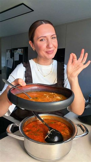 Hühnersuppe Rezept – einfache Hühnerbrühe mit Nudeln (ca. 1 L)