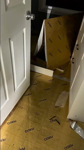 Trowel glue, nailing new wood flooring in the hallway to level uneven subfloor surface#advanced#tips