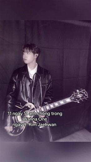 Kim Jae-hwan là một nam ca sĩ người Hàn Quốc trực thuộc công ty Swing Entertainment. Jaehwan trở thành thành viên của nhóm nhạc nam dự án Wanna One sau khi giành được vị trí thứ 4 trong đêm chung kết Produce 101 Mùa 2, một chương trình truyền hình thực tế sống còn của kênh truyền hình Mnet. • Thông tin cơ bản: Tên đầy đủ: Kim Jaehwan / 김재환 Ngày sinh: 27/5/1996 Tuổi 2026: 29 tuổi Quê quán: Banghwa-dong, Gangseo-gu, Seoul Chiều cao/Cân nặng: 175cm, 61kg Nhóm máu: O Cung hoàng đạo: Song Tử Gia đình