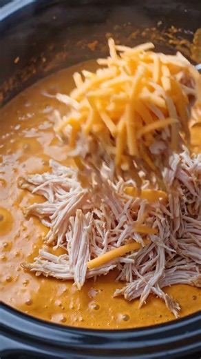 Slow Cooker Cheesy Ranch Chicken