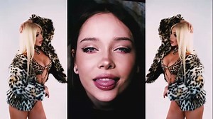 Sexy ahegao and Instagram bikini babe split screen @ 0:00 - YTboob