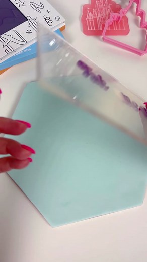 Pinkalicious Cakes: Groovy, Magical, and Candy Letter Sets for Cake Decoration