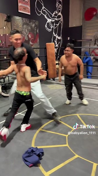 Caught him messaging my girl I told him it was on sight @yair_najera2004 @ggrockz1 #fyp #explorepage