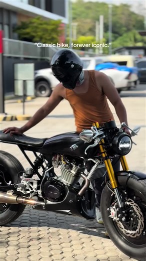 Exploring the Iconic Cafe Racer Motorcycle