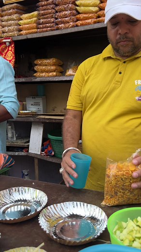 Famous Dibba Namkeen of Ahmedabad at Sashi Chavanu | Street Food Recipes