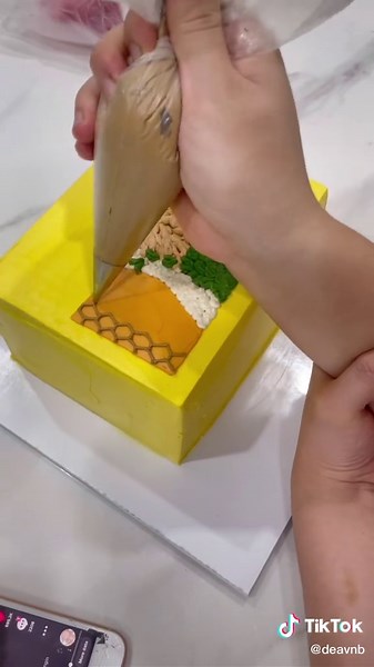 Creative Cake Decoration Tutorial for Birthdays