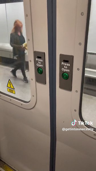 New Metro’s means new announcment voiceovers! An exclusive listen to @Tyne&Wear Metro new arrival sound 🙌🏼 #tyneandwearmetro #metrocentre #tynemouthmarket #newcastlene1 #newcastlegateshead #longbenton #bykermetro #gatesheadmetrocentre #samfendermusic #samfendertiktok #getoffthemetronow