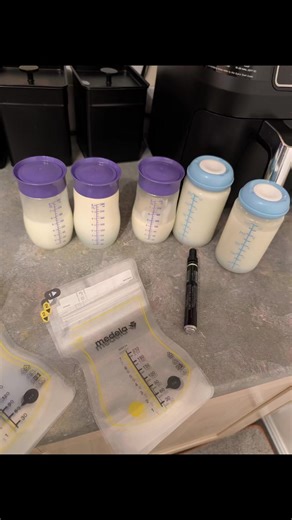 Come bag & pour with me🍼 A lot of milk stored in the fridge and into the freezer today after using some of the old freezer stash for the night. Can anyone guess how many Oz's went back into the freezer here? #exclusivepumper #freezerstash #breastfeedingjouney #motherhood #mumlife