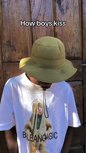 How Boys Kiss vs. How Girls Kiss: A Fun Challenge