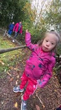 Ma sœur trisomique dans un labyrinthe d’Halloween 😭 #shorts ￼