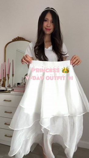 Chic and Classy Parisian-Inspired Fashion: A Stylish Lookbook