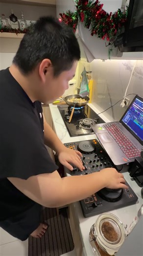 mimosa 2000 kalo ditambah 1 1 =2, 2 x 2=4 jadi berapa?😬🙏🏻 🎵 mimosa 2000 - @Duckhead Dj edit🔥