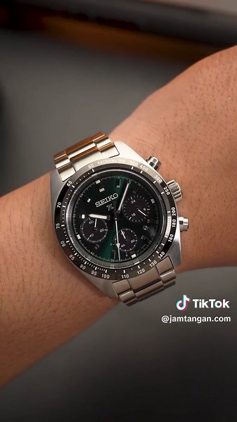 Seiko Seitona Hijau Hitam: Solar Power Squares Movement