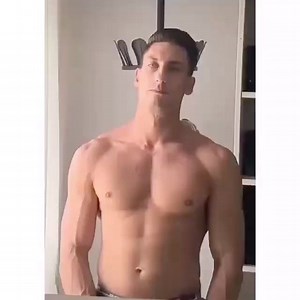 CALISICS Calisthenics on Instagram: "The real venom 🕷🔥 Tag someone that should see this! @calisics - - - - - - - - - Credit: could not find his @ 😢 #gymnastics #calisthenics #calistenics #bodyweightexercise #bodyweightexercise #planche #pushup #exerciseoutside #bodyweight #control #movement #calisthenicsworkout #handstand #muscleup #barstarzz #barbrothers #gorillagang #bodyweighttraining"