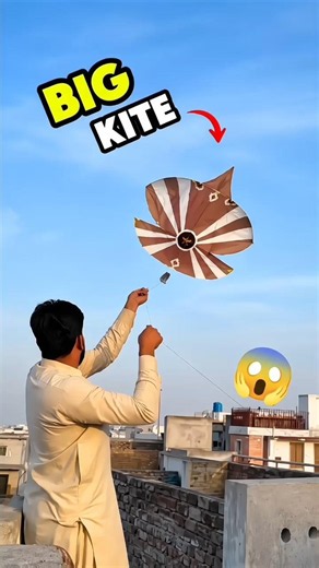 BIG KITES FLYING 😱🔥 #kite #kiteflying #kiteground #viralvideo #shorts