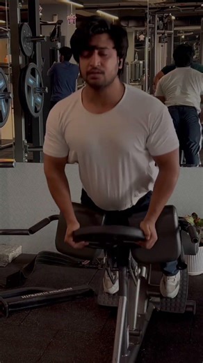 Hyper extension back workout #back #backworkout #gym #fitness #motivation #bodybuilding #workout