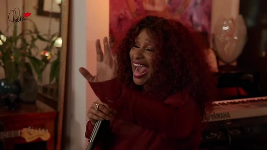 Happy #TGIF #FBF 💋 Wishing everyone a safe & wonderful #ValentinesDay weekend 💜 Sharing my vision of “My Funny Valentine” from a special performance in my home in 2020 ✨ 🎤🎼 #ChakaKhan | Chaka Khan