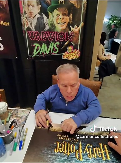 Warwick Davis & Matthew Lewis Harry Potter Autographs at Comic-Con