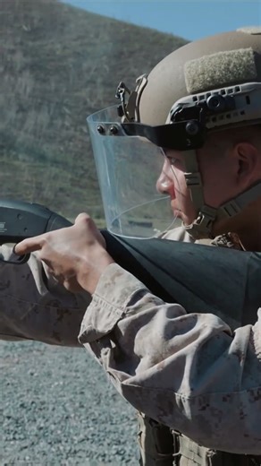 U.S. Marines Test Close-Quarters Fire with the Mossberg 590A1 #usmarines #training #righttargets