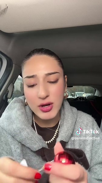 siz ne dusunuyorsunuz asklarr bence asiri tatli birbirimize yilbasi hediyesi olarak bile alinirr 🪩🎄❤️ *reklam yok kendim satin aldim #fyp #viral #beaulis #makyaj #makeup