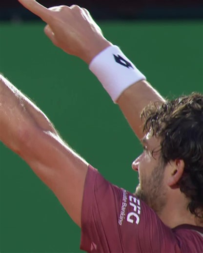 The moment Valentin Vacherot reached Monte Carlo SF1st man from Monaco to ever do itLast time he made it this far at a Masters, he won it2nd top 10 win this week1 year ago, he was #255He’ll be #17 on MondayHometown glory at its purest 🇲🇨🥹