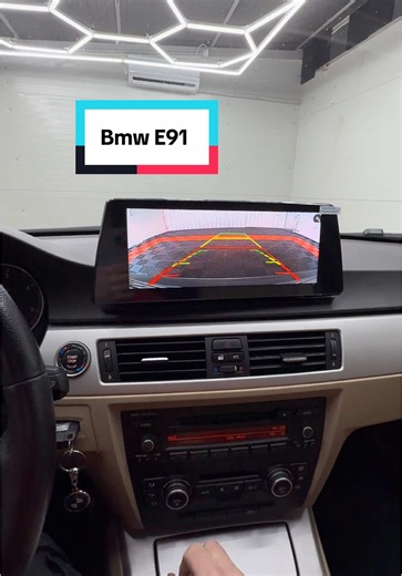 Navigație BMW Seria 3 E91 cu cameră marșarier