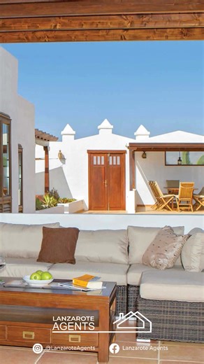 ✨ Unmatched Luxury Villa with Iconic Ocean Views in Playa Blanca ✨ Discover one of Playa Blanca’s most privileged homes — a truly exceptional luxury villa set in an exclusive, secluded location with unrivalled panoramic views stretching across the Bocaina Strait to Fuerteventura and Los Lobos. 🌊🌴 As one of the very first houses ever built in the area, this property claims a unique elevated position, offering not only extraordinary vistas but also an expansive sense of space, privacy and sereni