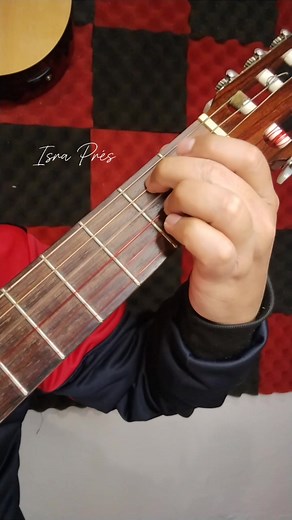 La Valentina 🎸Suscríbete y disfruta de tutoriales de mis arreglos, partituras y tablaturas, además de material exclusivo de guitarra hecho especialmente para ti. Y si deseas aprender a tocar este estilo, te invito a unirte a mis clases en línea. 🎶 #guitara #clasesenlinea #clasesdeguitarraonline #israpres | Isra Prés